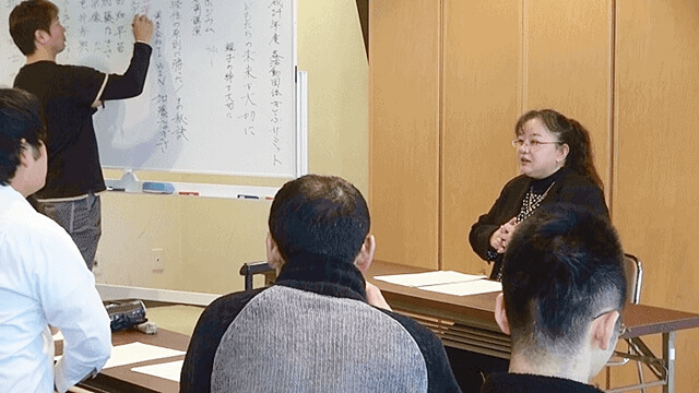 加藤なぎさ　グランペレホテル講演風景